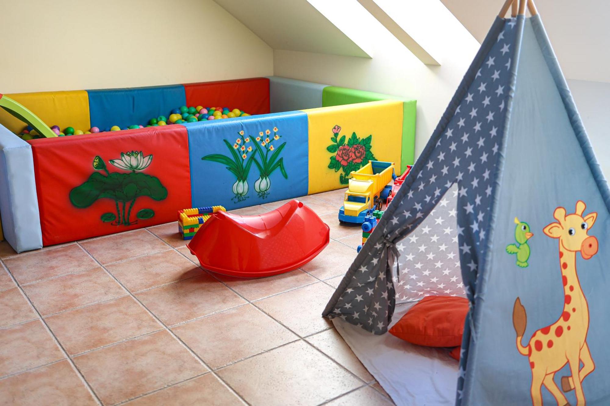 Amelia Apartamenty - Sala Zabaw, 2 Sypialnie, Garaz Podziemny Wladyslawowo Luaran gambar